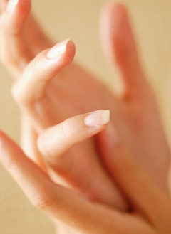 unghie,unghie fragili,mani,consigli unghie,cura mani,cura unghie,manicure,mani